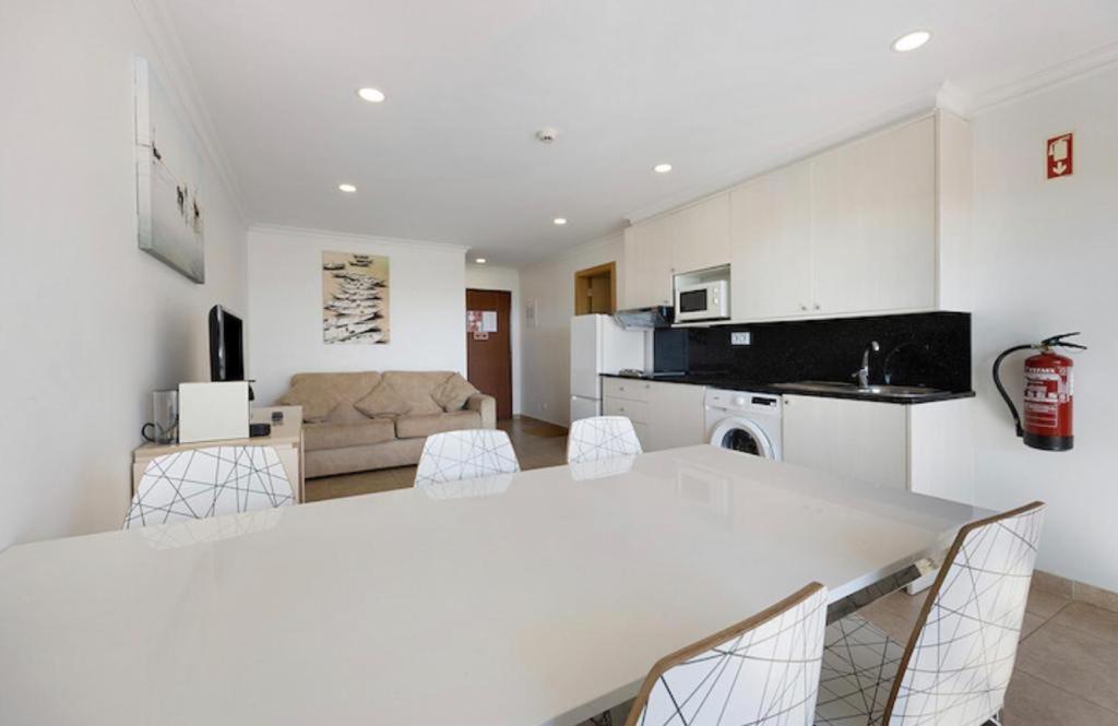 Cozy Apartment With Seaview 300M From The Beach ポルティマン エクステリア 写真