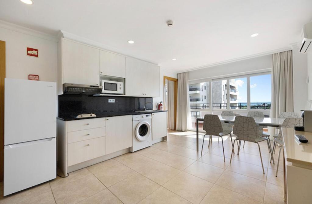 Cozy Apartment With Seaview 300M From The Beach ポルティマン エクステリア 写真