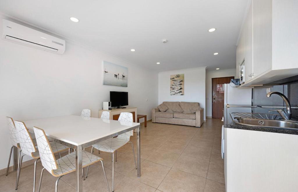 Cozy Apartment With Seaview 300M From The Beach ポルティマン エクステリア 写真